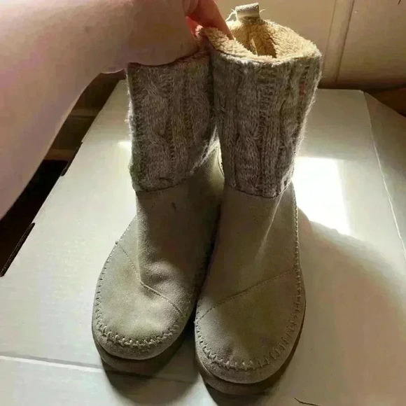 Toms Nepal Suede/Knit Upper Faux Fur Pull On Boots Size 7 - Picture 2 of 10